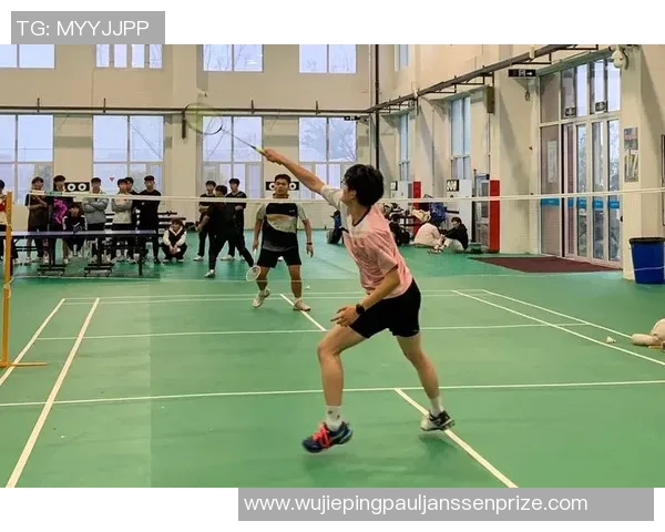 周娜独家分享羽毛球技巧与训练心得助你提升竞技水平